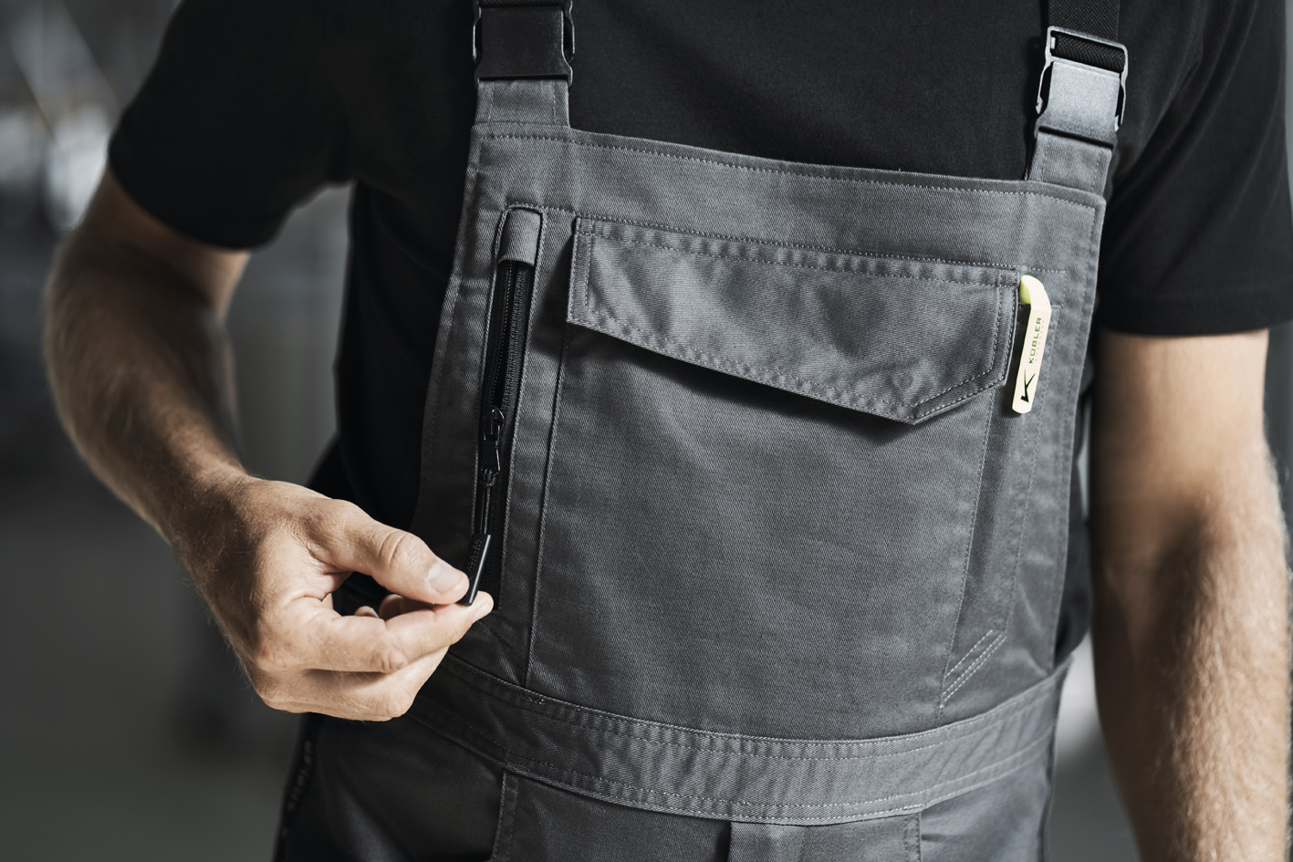 KÜBLER REFORCE Latzhose – Stretch Arbeitshose nachhaltig & ergonomisch – Bild 10